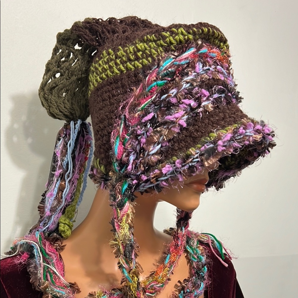 Handcrafted Multicolor Knit Hat - Picture 3 of 12